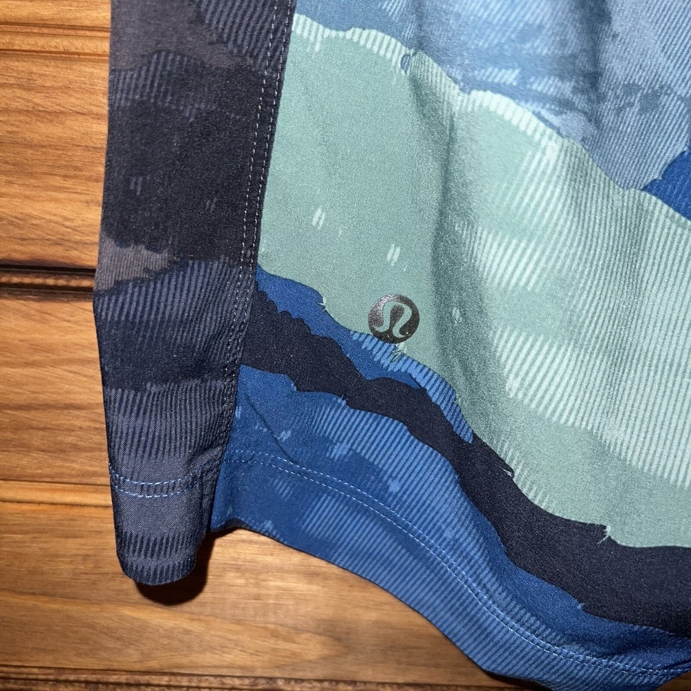 Lululemon Athletic Shorts Mens Small Gym Training Workout Multicolor Pockets - Picture 4 of 9